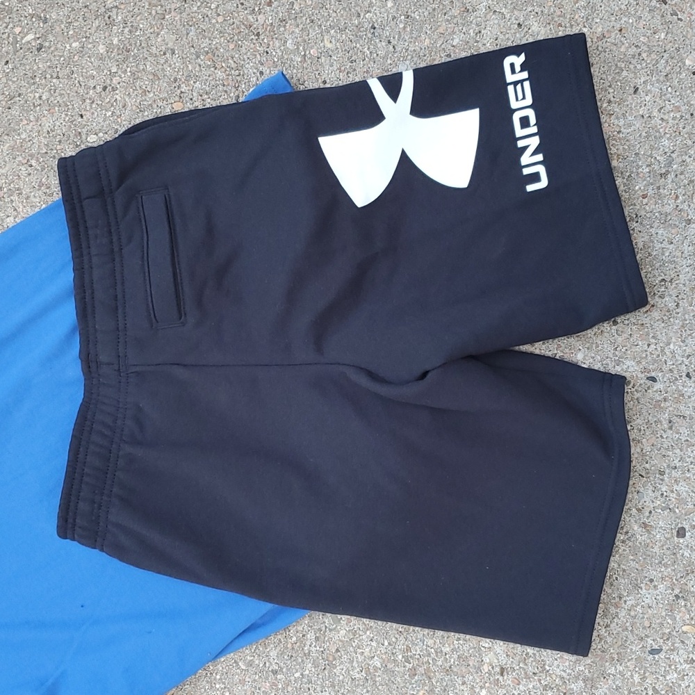 NEW NWT Under Armour Boys Black Fleece Shorts Size Large - Picture 3 of 6